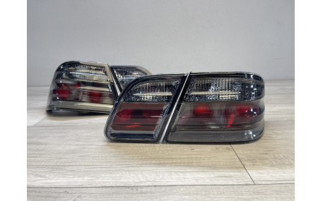 Фонари задние Mercedes E-class W210