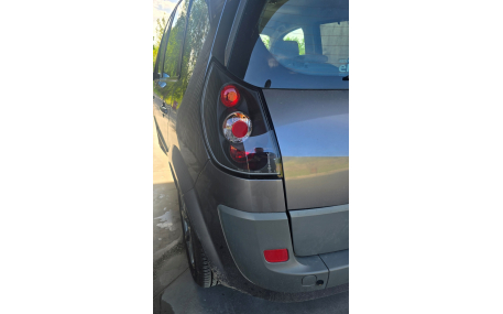 Фонари задние Renault Scenic