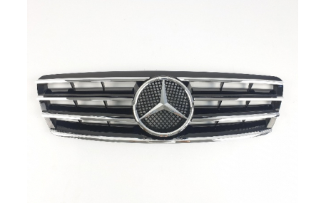 Решетка радиатора Mercedes C-class W203