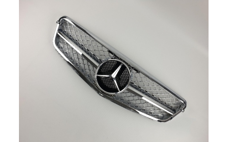 Решетка радиатора Mercedes C-class W204