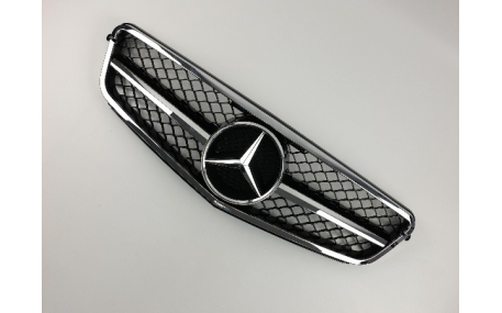 Решетка радиатора Mercedes C-class W204