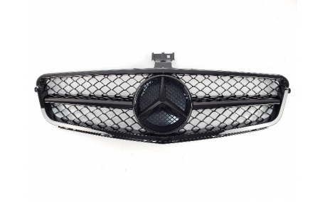 Решетка радиатора Mercedes C-class W204