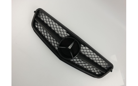 Решетка радиатора Mercedes C-class W204