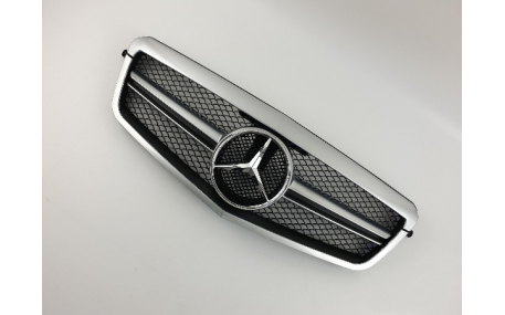 Решетка радиатора Mercedes E-class W212 2009-2013