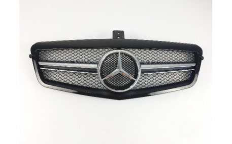 Решетка радиатора Mercedes E-class W212 2009-2013