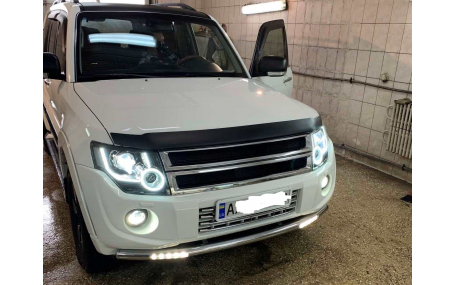 Фары передние Mitsubishi Pajero Wagon 4