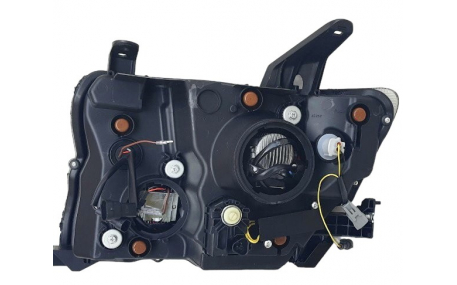 Фары передние Mitsubishi Pajero Wagon 4