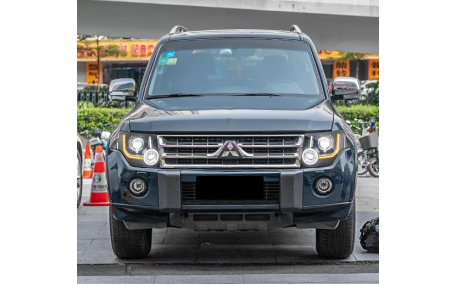 Фары передние Mitsubishi Pajero Wagon 4