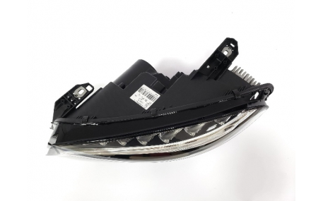 Фары передние Mercedes GLA-class X156