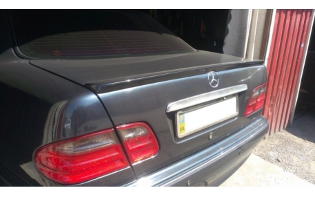 Спойлер Mercedes E-class W210