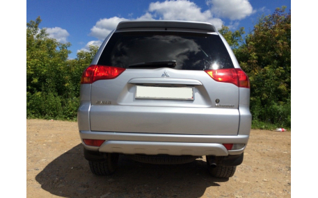 Спойлер Mitsubishi Pajero Sport