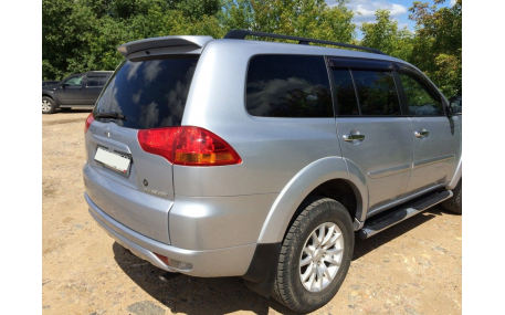 Спойлер Mitsubishi Pajero Sport