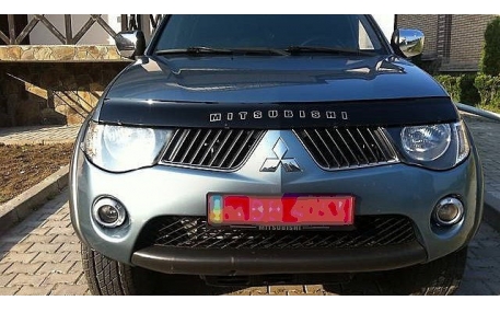 Дефлектор капота Mitsubishi L200