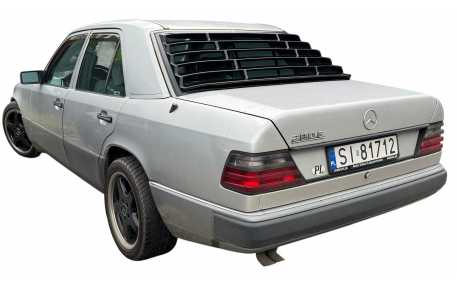 Накладка на заднее стекло Mercedes E-class W124