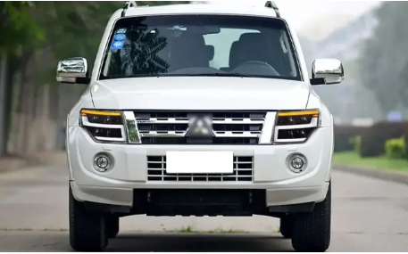 Фары передние Mitsubishi Pajero Wagon 4