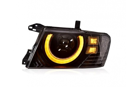 Фары передние Mitsubishi Pajero Wagon 3