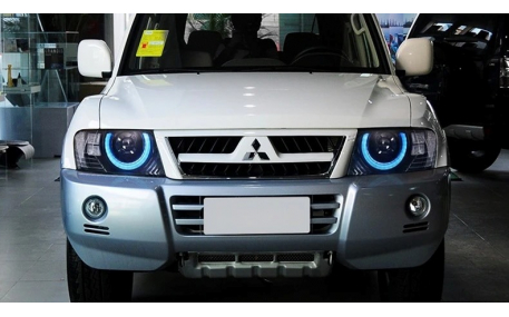 Фары передние Mitsubishi Pajero Wagon 3