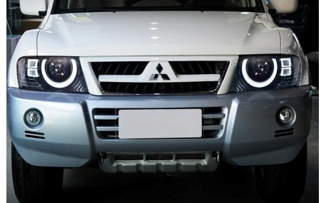 Фары передние Mitsubishi Pajero Wagon 3