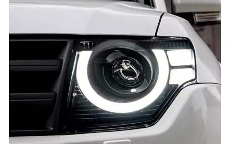 Фары передние Mitsubishi Pajero Wagon 4