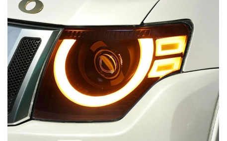 Фары передние Mitsubishi Pajero Wagon 4