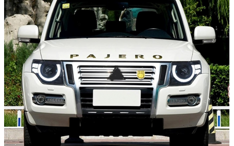 Фары передние Mitsubishi Pajero Wagon 4
