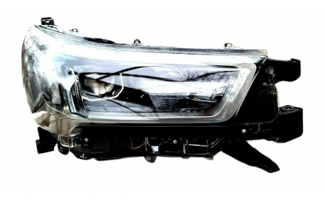 Фары передние Toyota Hilux 2021-2024