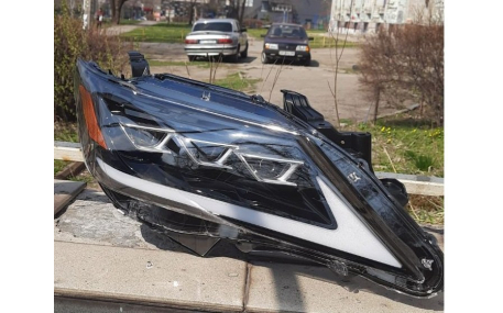 Фары передние Toyota Camry V50