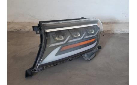 Фары передние Toyota Land Cruiser 200