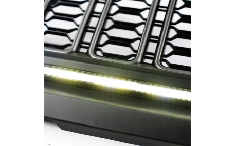 Решетка радиатора Jeep Wrangler JL