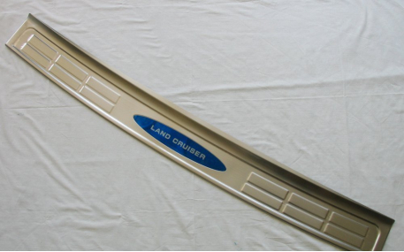 Накладка на задний бампер Toyota Land Cruiser 200