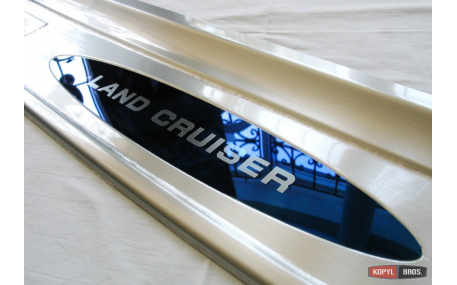 Накладка на задний бампер Toyota Land Cruiser 200