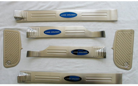 Накладки на пороги Toyota Land Cruiser 200