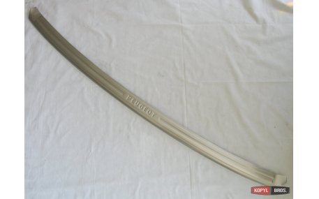 Накладка на задний бампер Peugeot 3008