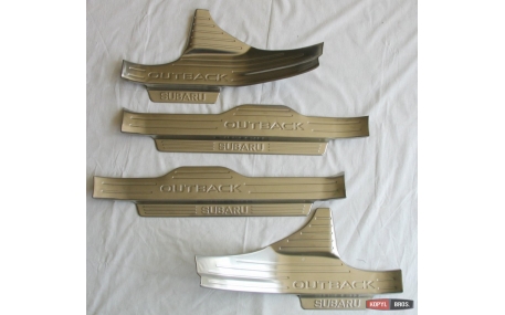 Накладки на пороги Subaru Outback