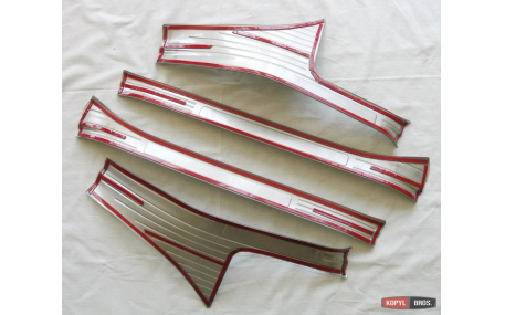 Накладки на пороги Subaru XV