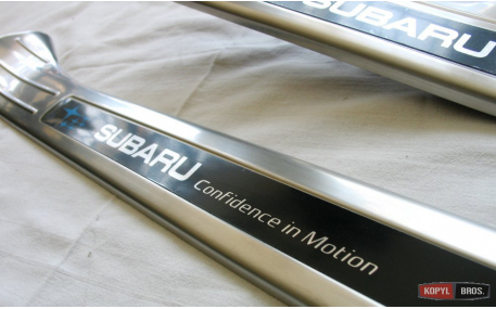 Накладки на пороги Subaru XV