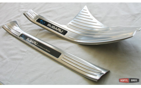 Накладки на пороги Subaru XV