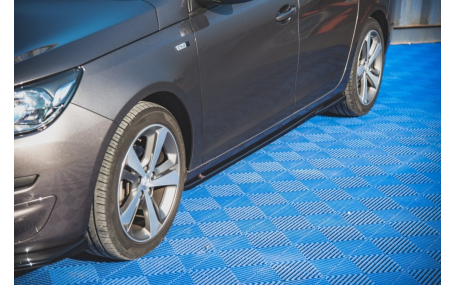 Накладки на пороги Peugeot 308