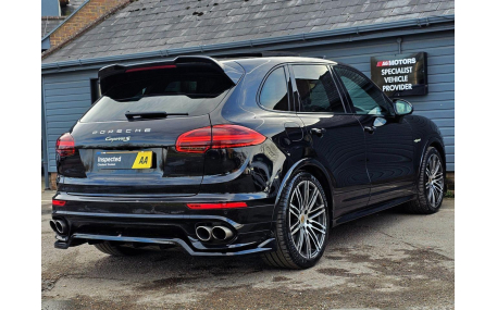 Накладка задняя Porsche Cayenne 958 2015-2018