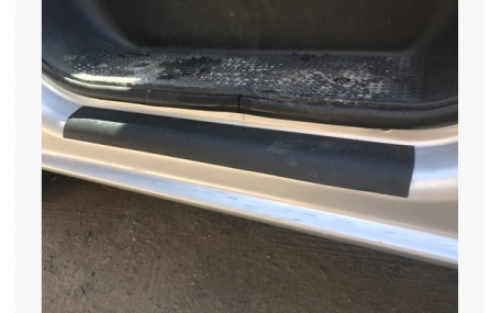 Накладки на пороги Opel Vivaro