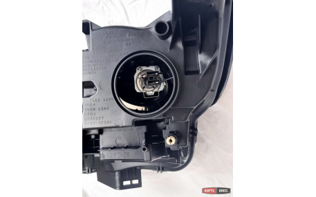 Фары передние Ford Edge 2015-2019