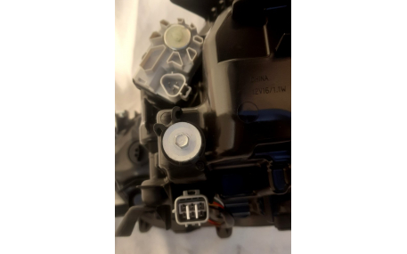 Фары передние Toyota Highlander