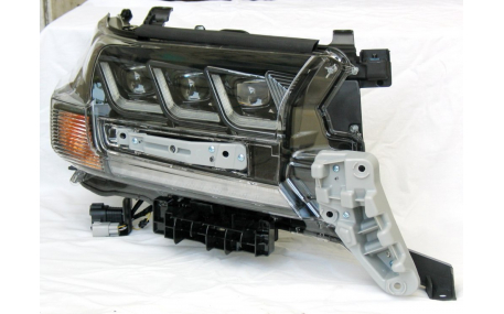 Фары передние Toyota Land Cruiser 200