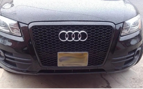 Решетка радиатора Audi Q5 2008-2012