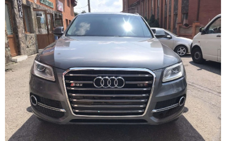 Решетка радиатора Audi Q5 2012-2016