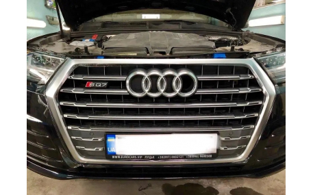 Решетка радиатора Audi Q7