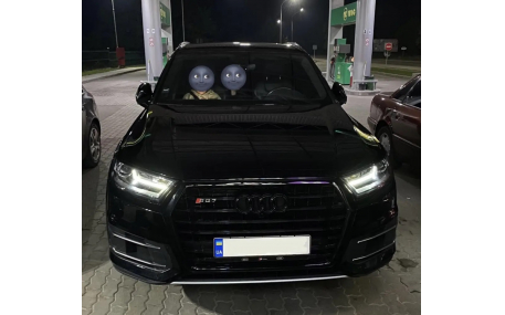 Решетка радиатора Audi Q7