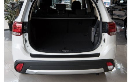 Накладка на задний бампер Mitsubishi Outlander