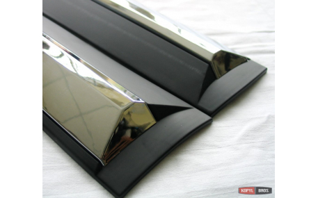 Молдинги дверей Toyota Hilux