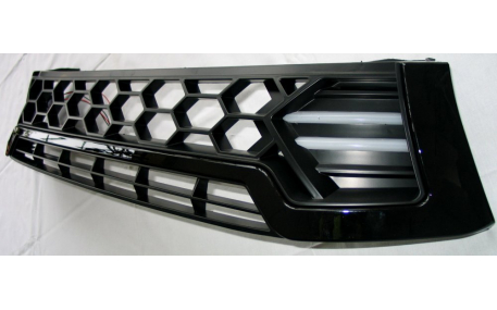 Решетка радиатора Toyota Hilux 2015-2017